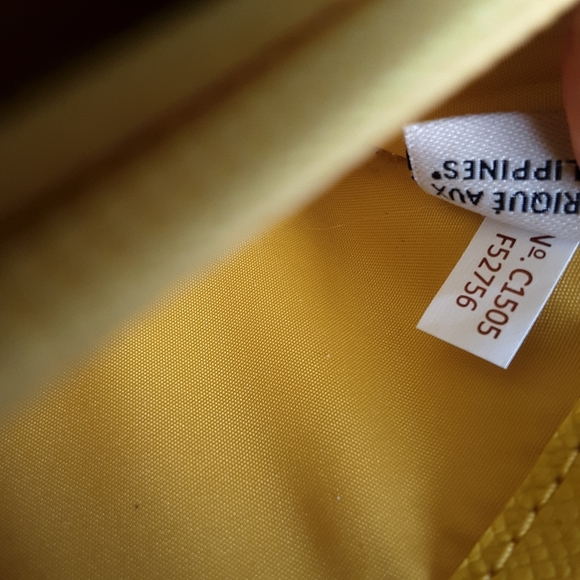 Coach Yellow Crossgrain Leather Full Zip Around long Wallet Yellow/ Bone - Picture 9 of 10